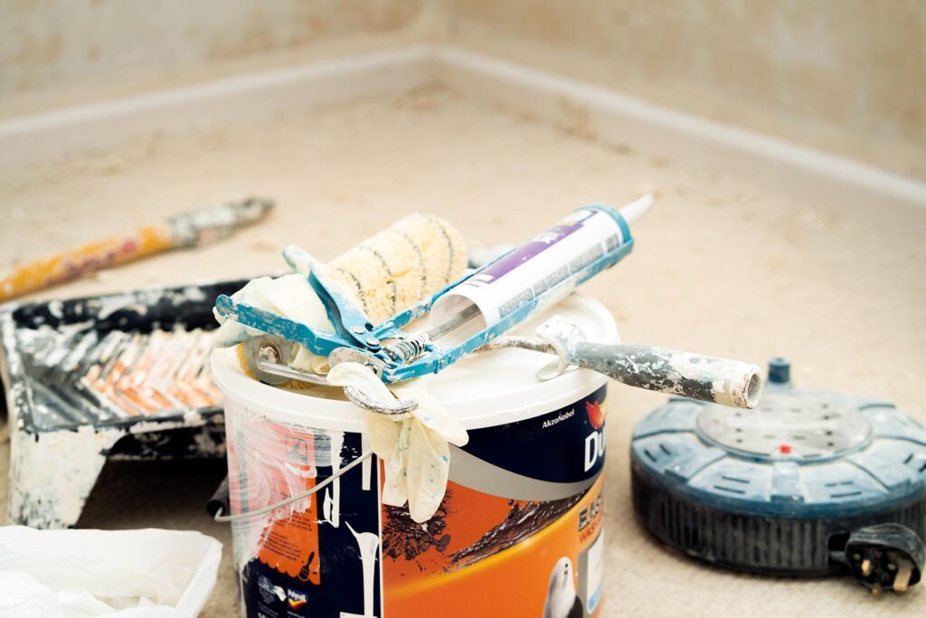 Everything to Know About Silicone’s Toxicity to Wood 5 caulk