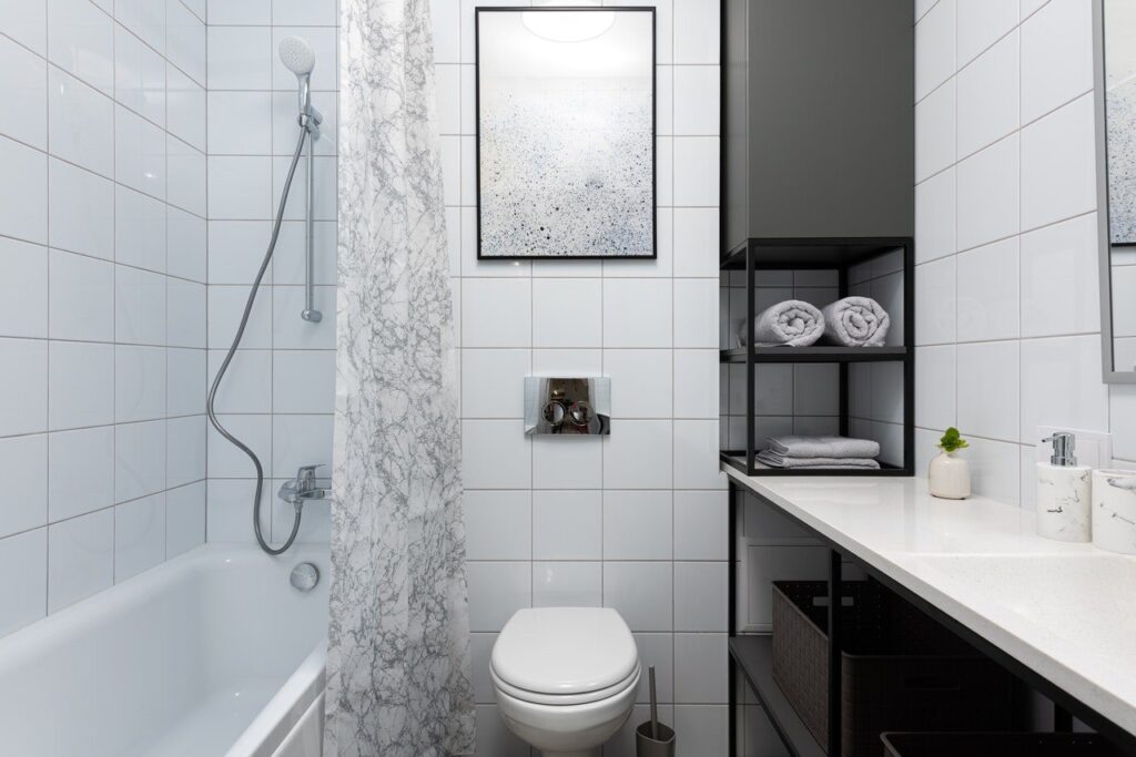 What to Do and What Not to Do When Caulking the Bathroom 2 bathroom
