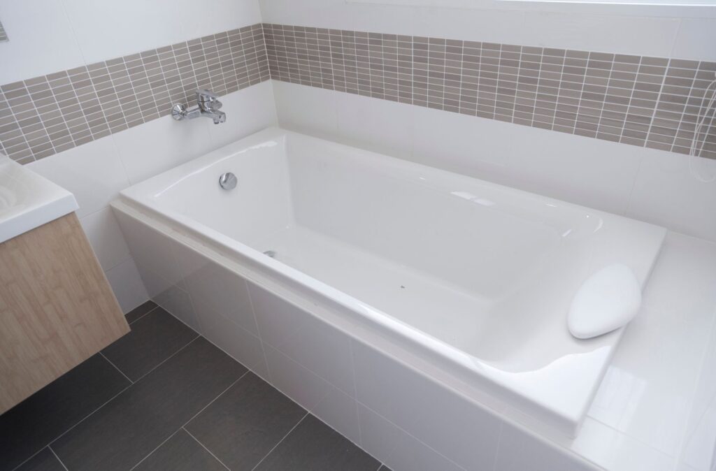 Identifying the Best Bathtub Caulk for Your Australian Bathroom Renovation 1 bathtub